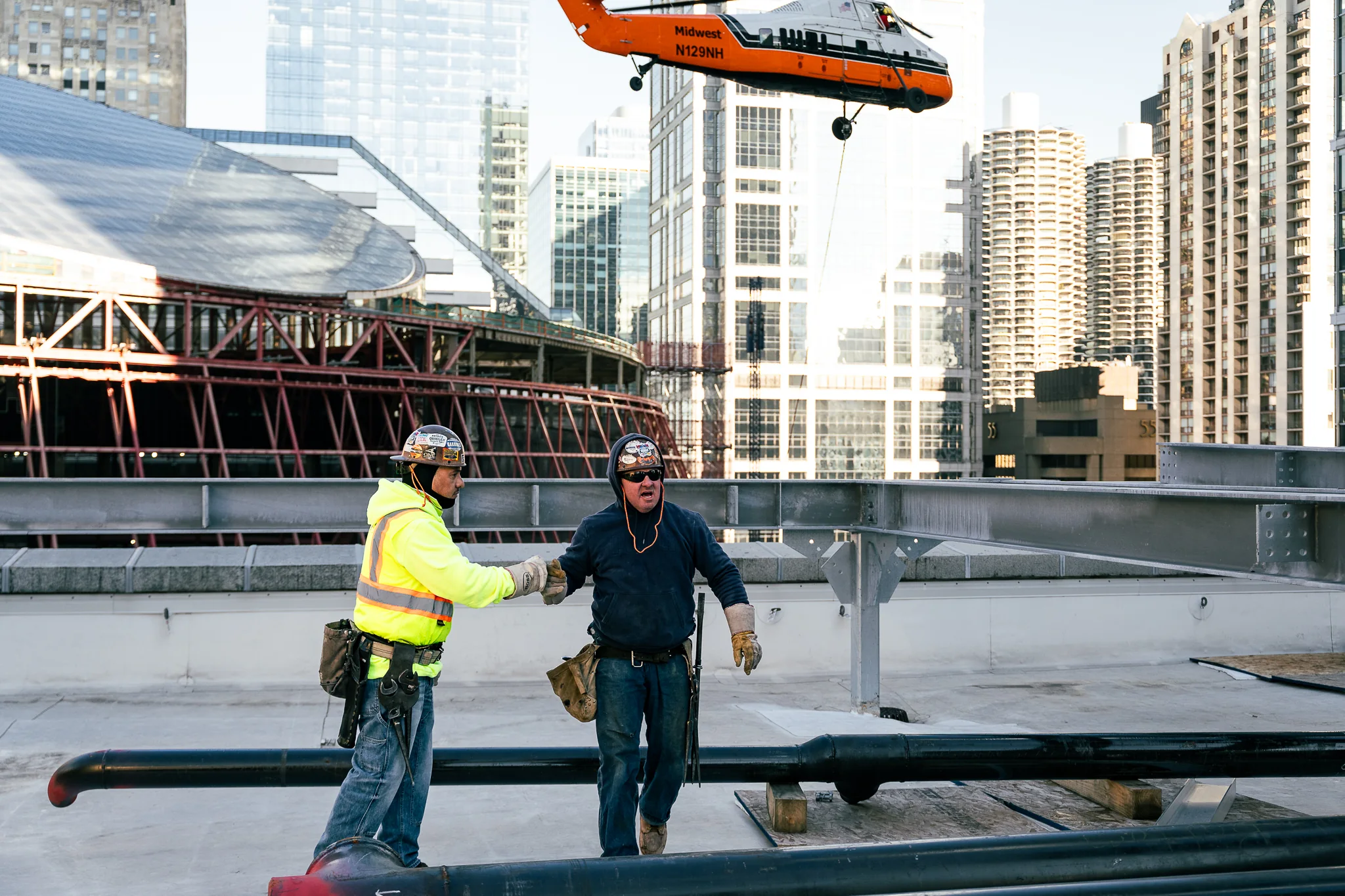 DePasquale Steel crew coordinating a structural steel lift in Chicago